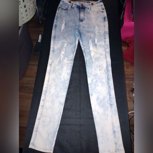 VIP Jeans; light blue; skinny; size 7/8 - Picture 2 of 6